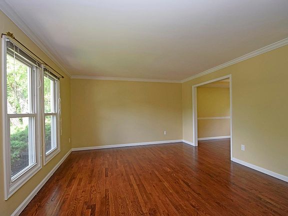 3rd image of 5955 Sovereign Dr