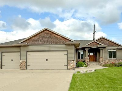 801 S Torrey Pine Ln, Sioux Falls, SD, 57110