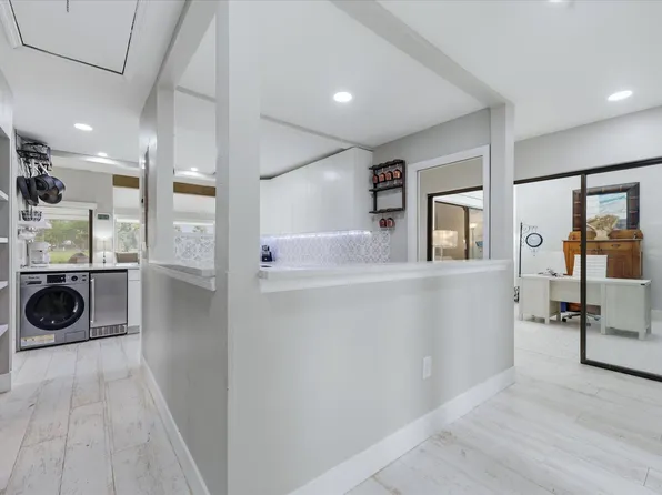 4401 Glebe Farm Rd, Sarasota, FL 34235