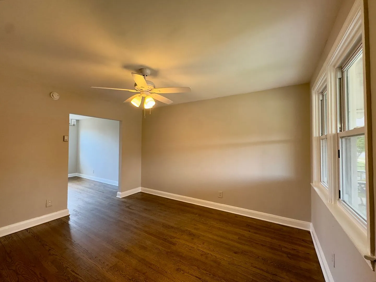 Charming 2 Bedroom/1 Bathroom Townhome in Essex, Baltimore, MD! — Photo 2