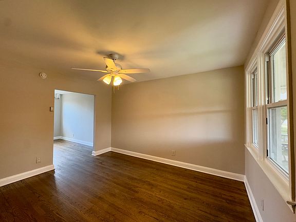 2nd image of 433 Oakwood Rd