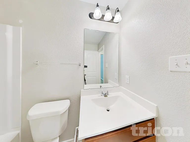 1519 Overlook Bank — Photo 15