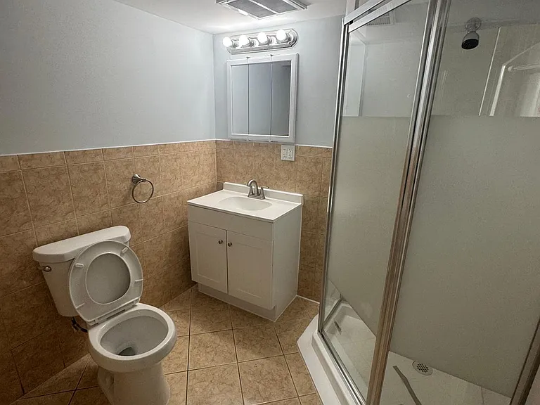 1057 Bond St #1 — Photo 11