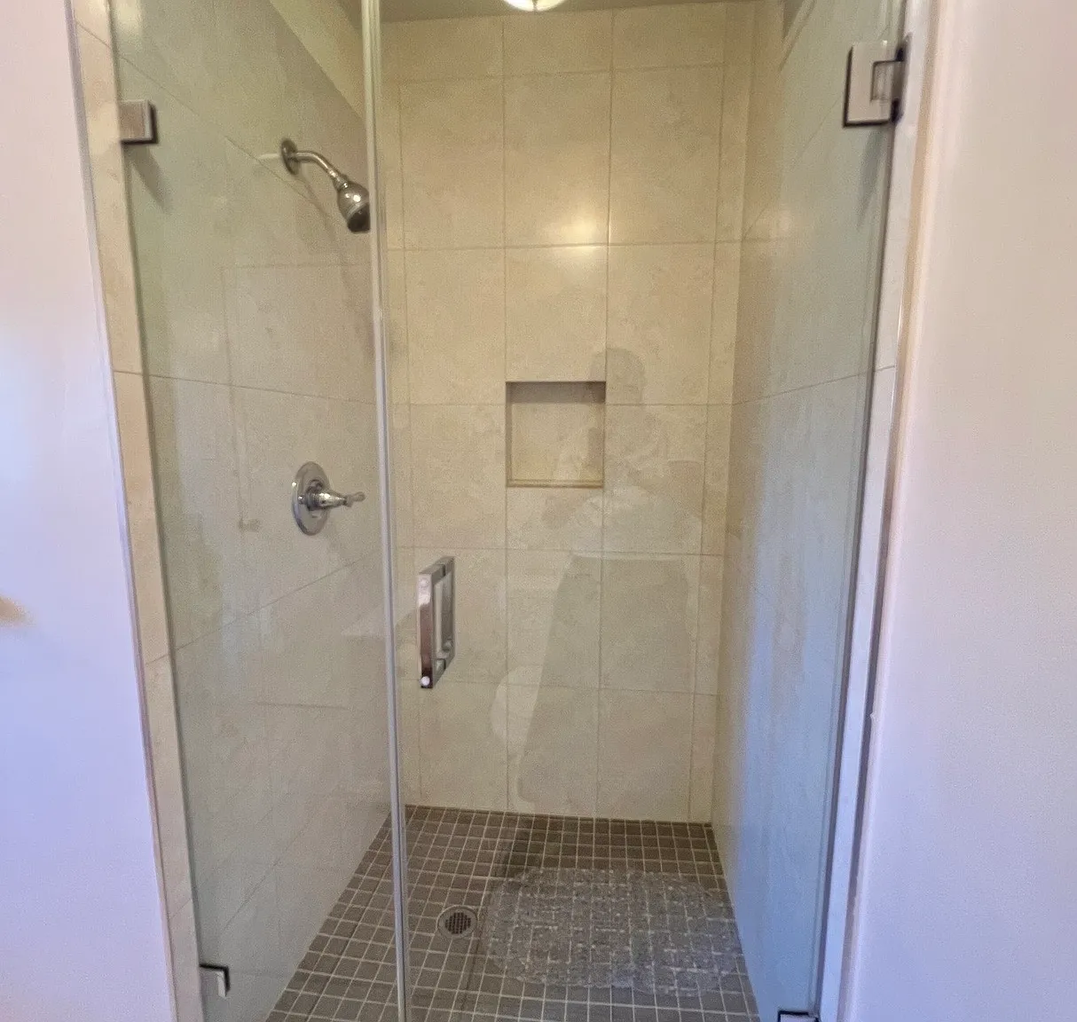 1 bed, $1,300 — Photo 3