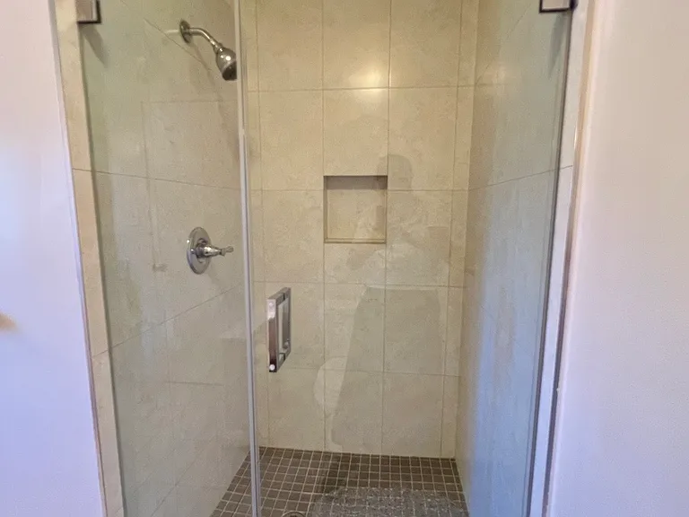 320 E Colorado Blvd — Photo 2