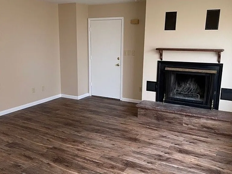 2 Mumford Pl — Photo 1