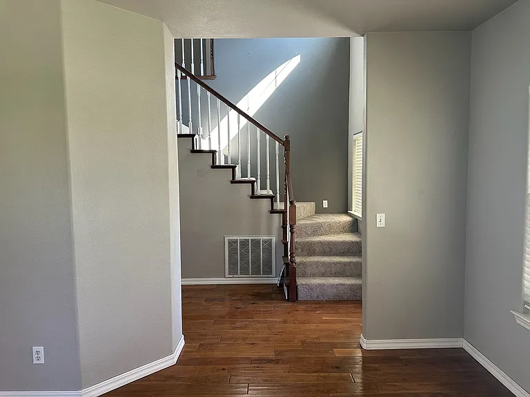 511 Lone Oak Ct — Photo 14