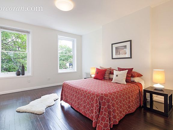 4th image of 24 Greenwich Ave APT 3