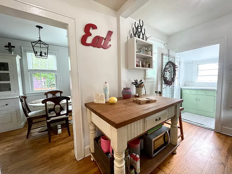 12 W 51st St — Photo 6