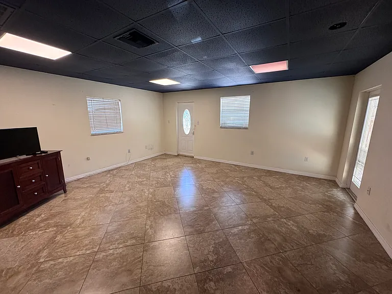 18 W Orange St — Photo 10