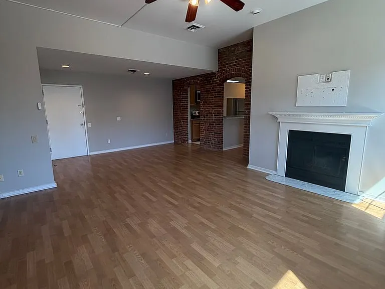 102 Church St #404 — Photo 4