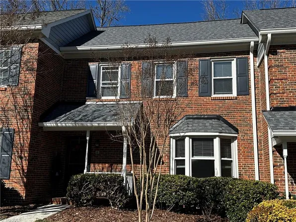 27 Park Village Ln Unit B, Greensboro, NC 27455