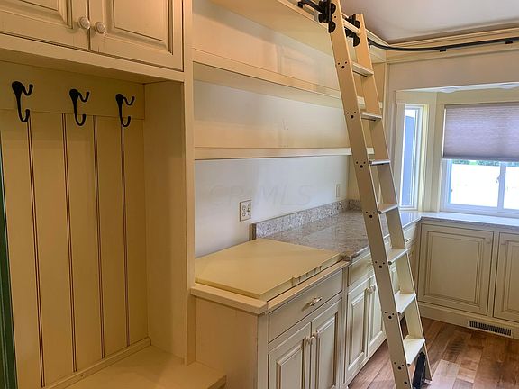 3rd image of 4030 Apple Valley Dr