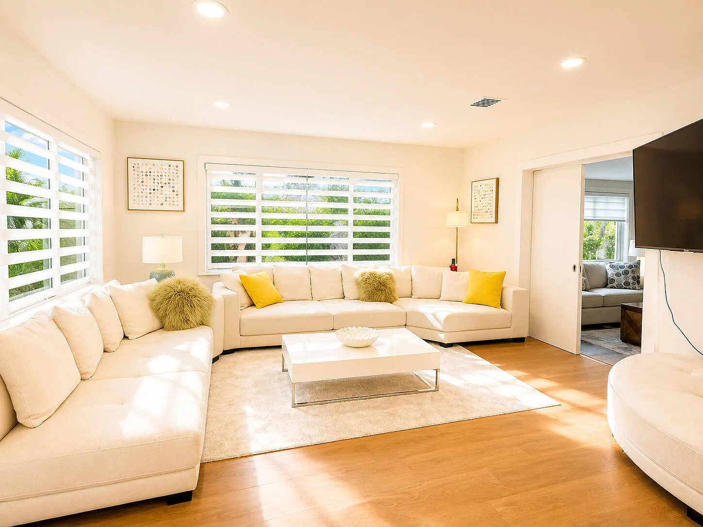 3 bed, 2.5 bath, 1787 sqft, $8,000 — Photo 2