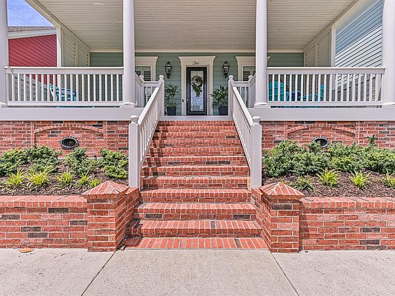 2nd image of 2 Compass Cir