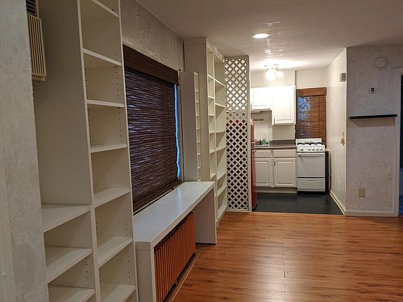 3rd image of 1014 Dana Ave