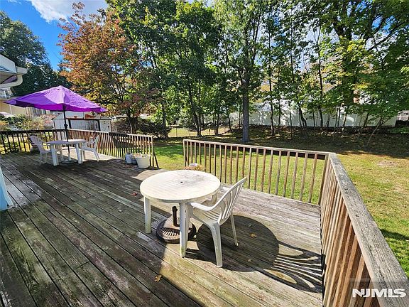 4th image of 347 Verona Way