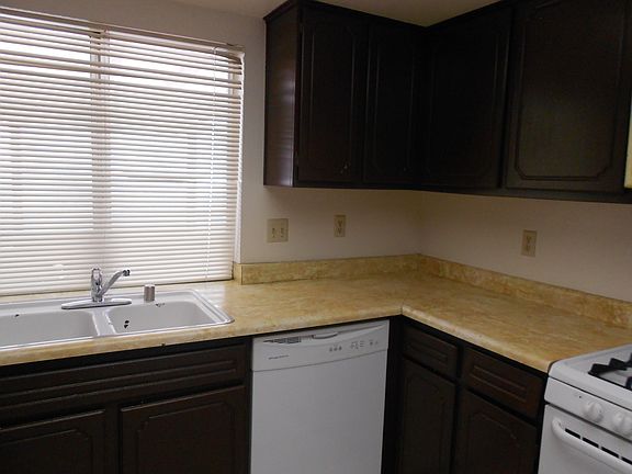 2nd image of 2208 De Osma St