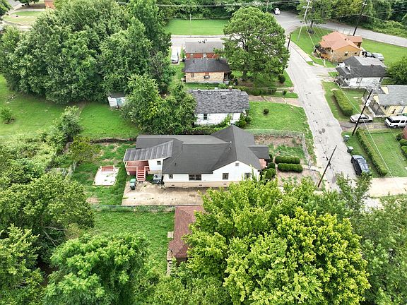 3rd image of 244 W McKellar Ave