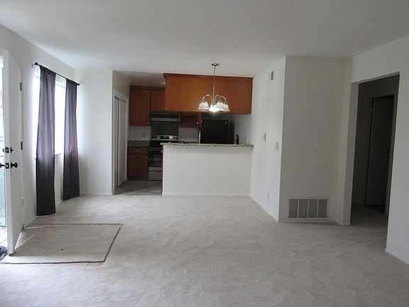 4th image of 2516 Golzio Ct APT 1