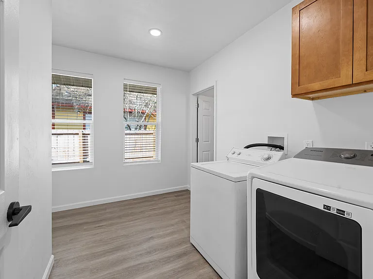 901 NW 4th Pl — Photo 21