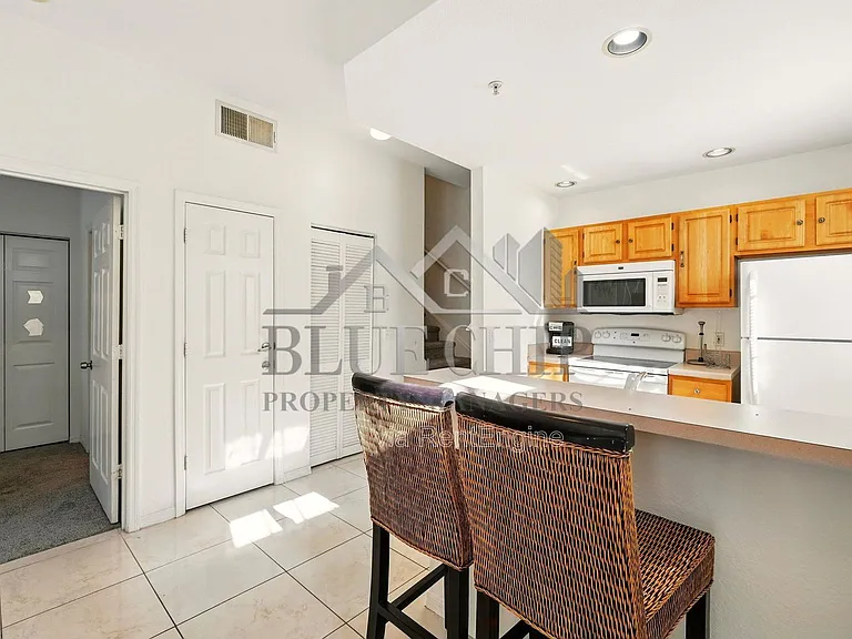4005 Venetian Bay Dr #108 — Photo 11