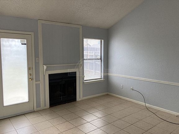 2nd image of 3118 Panhandle Dr