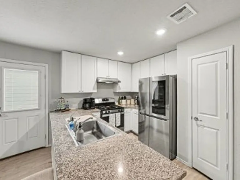 13450 Ashworth Blvd — Photo 14