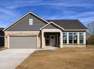 1604 Waterside Dr, Circleville, OH 43113
