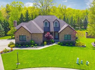 20474 Foxe Dr, Strongsville, OH 44149