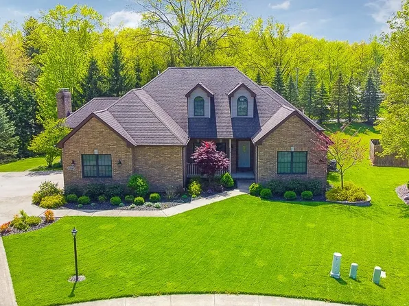 20474 Foxe Dr, Strongsville, OH 44149