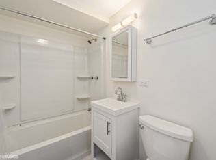 2313 W Medill Ave #B, Chicago, IL 60647