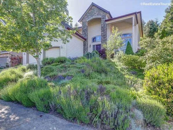 13111 SW Rockingham Dr, Tigard, OR 97223