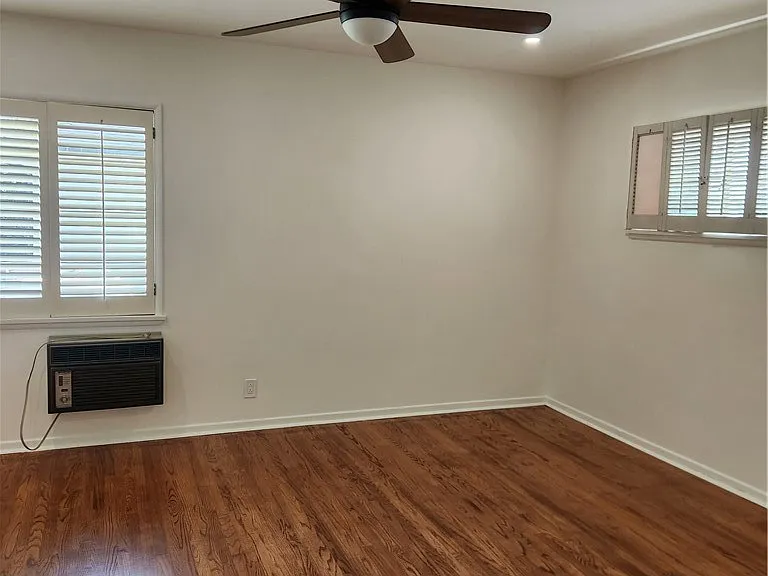 10504 Dunleer Dr — Photo 10