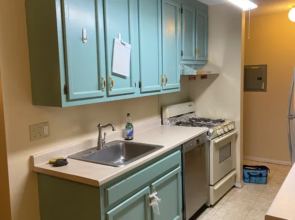 52 Shrewsbury Green Dr Unit E, Shrewsbury, MA 01545