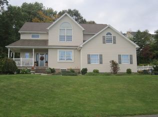 118 Ridgeview Dr, Scranton, PA 18504