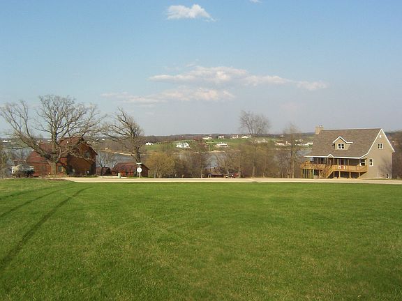 3rd image of 17-172 Lakeside Dr