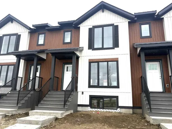 38 E Station Dr, Sylvan Lake, AB T4S 0S5