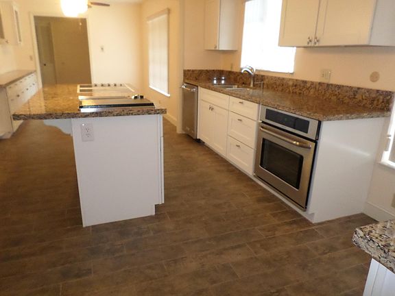 3rd image of 634 Fruitland Ave