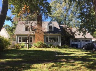 1207 Jenks Blvd, Kalamazoo, MI 49006