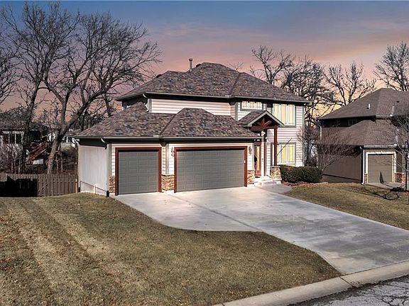 2nd image of 1236 Vivian Dr