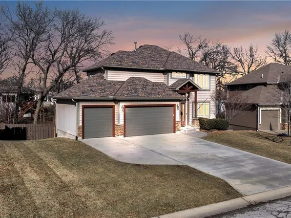 1236 Vivian Dr, Warrensburg, MO 64093