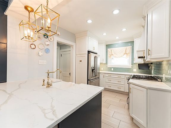 5th image of 360 N 8th St