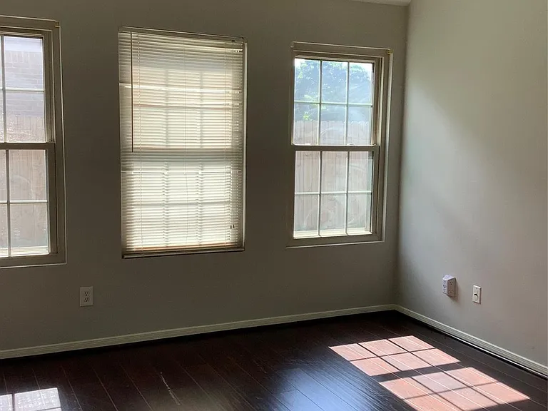 18215 Major Glen Cir — Photo 28