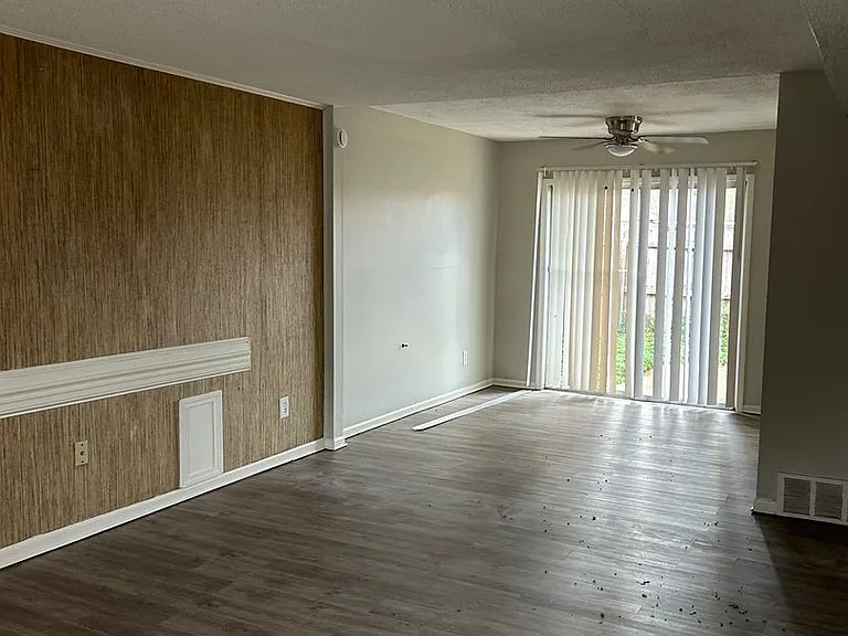 3736 Cambridge Station Dr — Photo 2