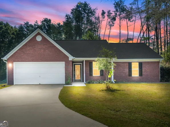 126 Elmwood Dr, Hampton, GA 30228