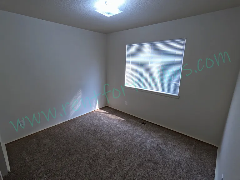 1032 Lavender Ave — Photo 9