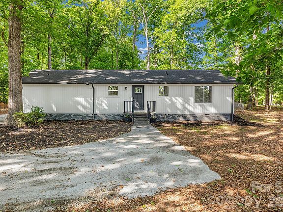 3rd image of 5950 Lake Wylie Rd