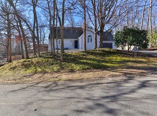 52 Redwood Cir, Mashpee, MA 02649