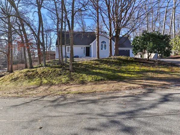 52 Redwood Circle, Mashpee, MA 02649